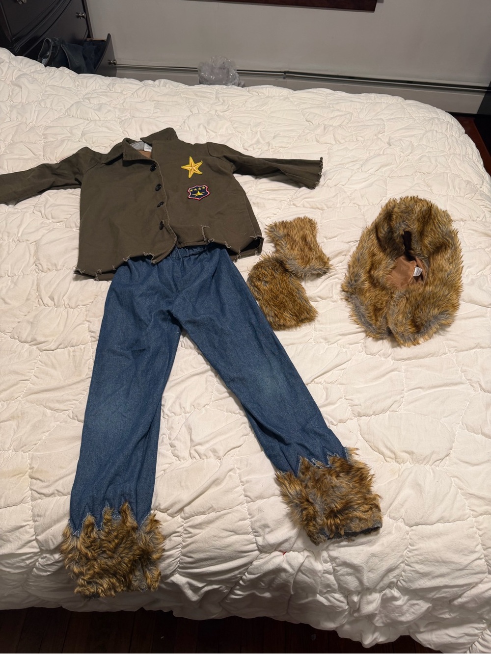Kids pottery barn werewolf costume 7/8